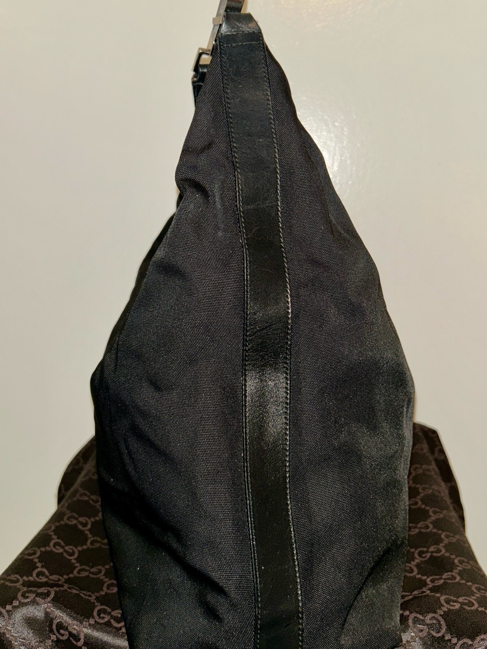 Tom Ford-era Gucci black nylon canvas hobo shoulder bag - Picture 5 of 16